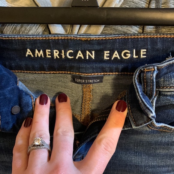American Eagle Jean Shorts, Size 0, great condition - Picture 3 of 3